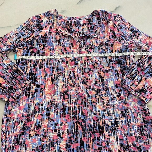 NYDJ Henley Blouse size Small 3/4 length sleeves Multicolor Print - Picture 6 of 14
